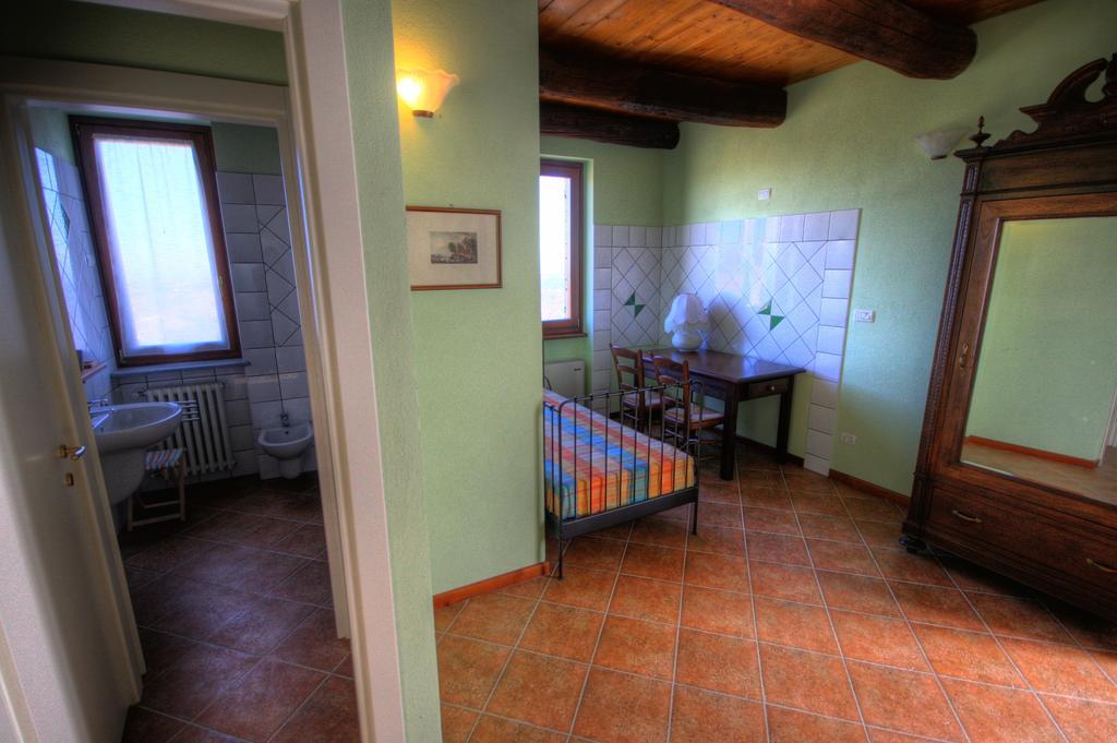 Azienda Agrituristica Alcastle Montabone المظهر الخارجي الصورة