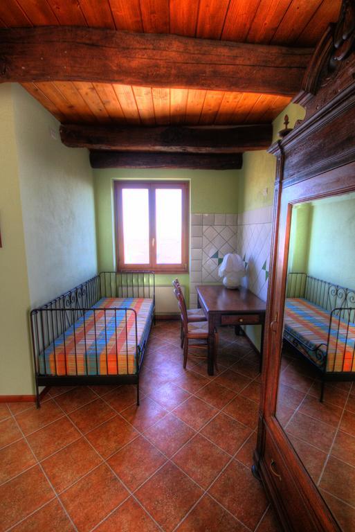 Azienda Agrituristica Alcastle Montabone المظهر الخارجي الصورة